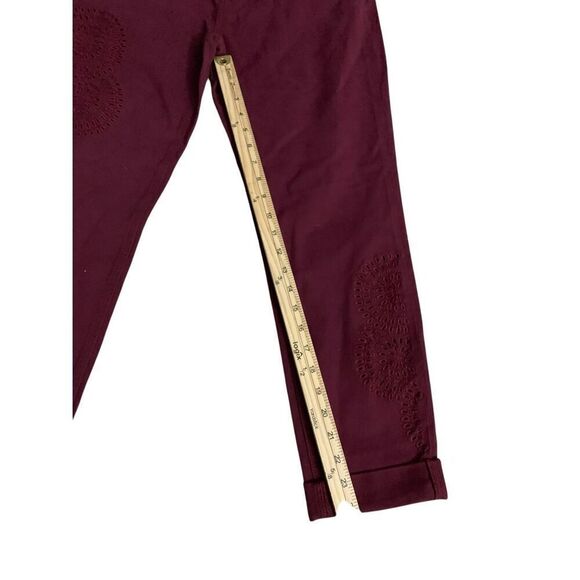 NEW WITH TAGS NEW‎ YORK & Company Soho Boyfriend Burgundy Jeans NWT, size 8 - Picture 7 of 9